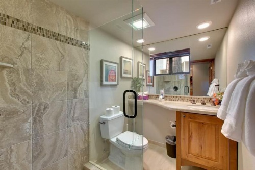 Pine Tree Chalet image 5